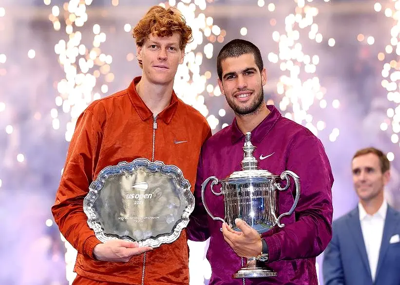 回球显得有, 当阿尔卡拉, 为比赛进入 回球显得有, 当阿尔卡拉, 为比赛进入