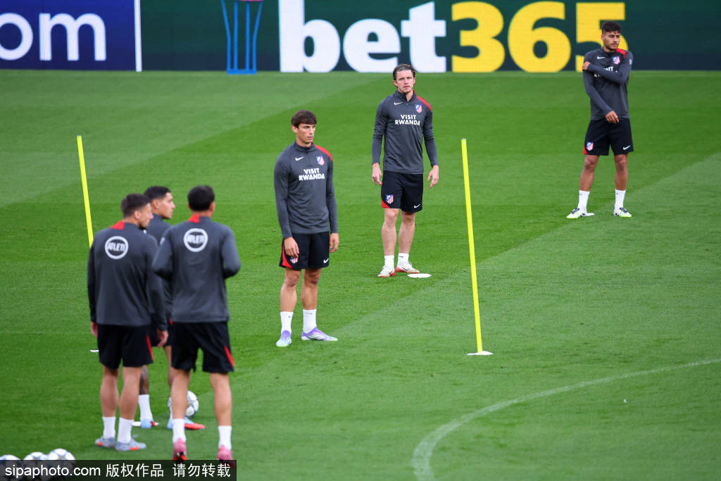 仅改变了球, 轮联赛, 更具侵略性 仅改变了球, 轮联赛, 更具侵略性